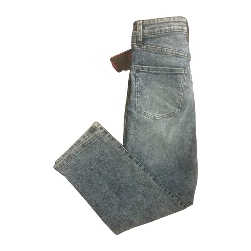 NWT No Boundaries Super High Rise Straight Leg Women's Jeans - Size 7